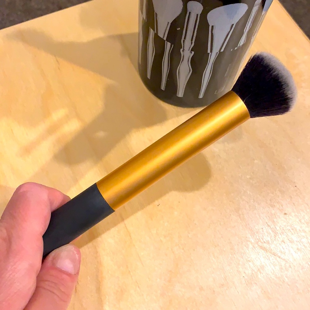 REAL TECHNIQUES Face Buffing Brush